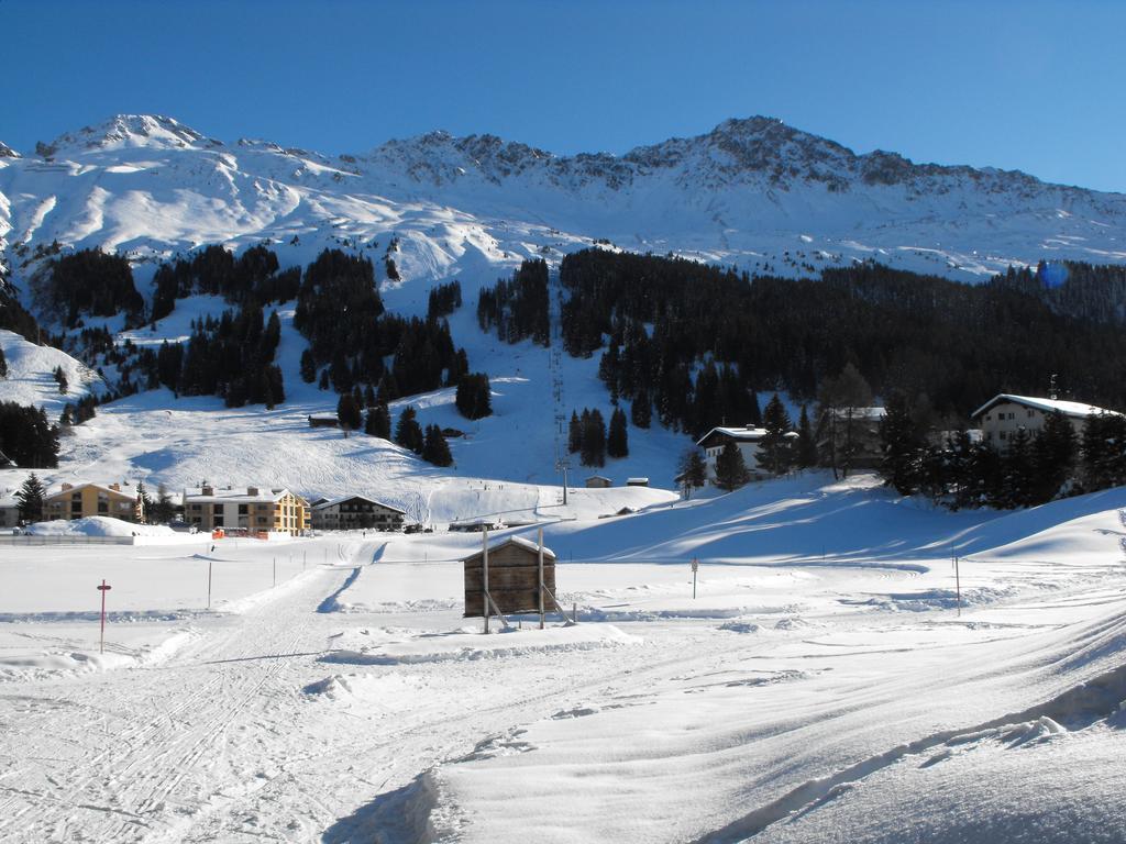 Hotel Staetzerhorn Parpan Exterior photo